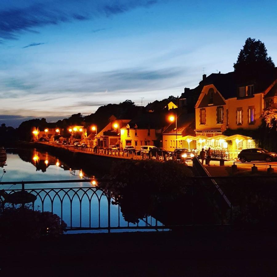 Le Vieux Moulin Gites - A Charming Stone Cottage With Garden View And Seasonal Pool Guegon ภายนอก รูปภาพ