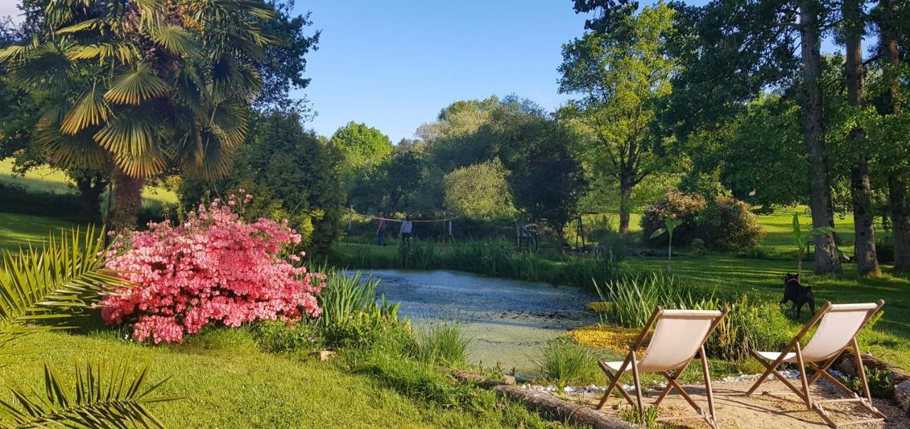 Le Vieux Moulin Gites - A Charming Stone Cottage With Garden View And Seasonal Pool Guegon ภายนอก รูปภาพ