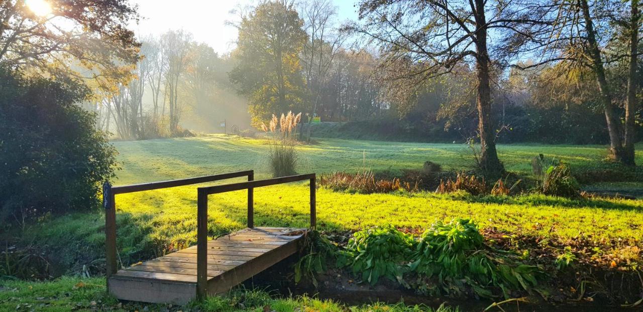 Le Vieux Moulin Gites - A Charming Stone Cottage With Garden View And Seasonal Pool Guegon ภายนอก รูปภาพ